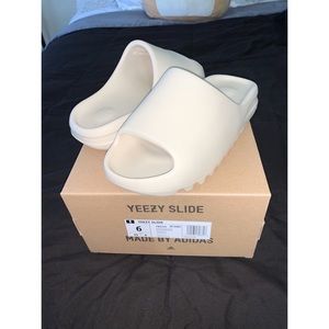 SOLD. Yeezy Slides.